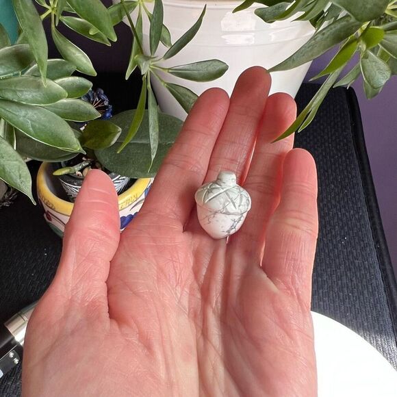 Howlite Crystal Acorn‎ Carving - Picture 2 of 12
